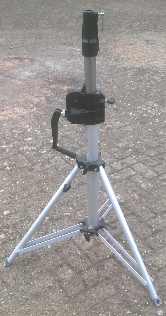 Statief wind-up tbv volgspot, Musique & Instruments, Pieds, Comme neuf, Pied pour instrument, Lumières ou Lasers, Enlèvement ou Envoi
