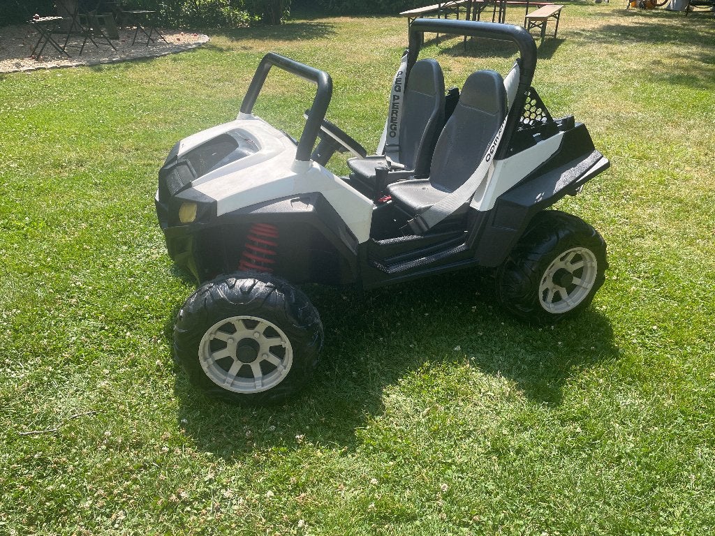 Peg perego RZR900 Polaris 12v (batterie et chargeur), Enlèvement, Utilisé
