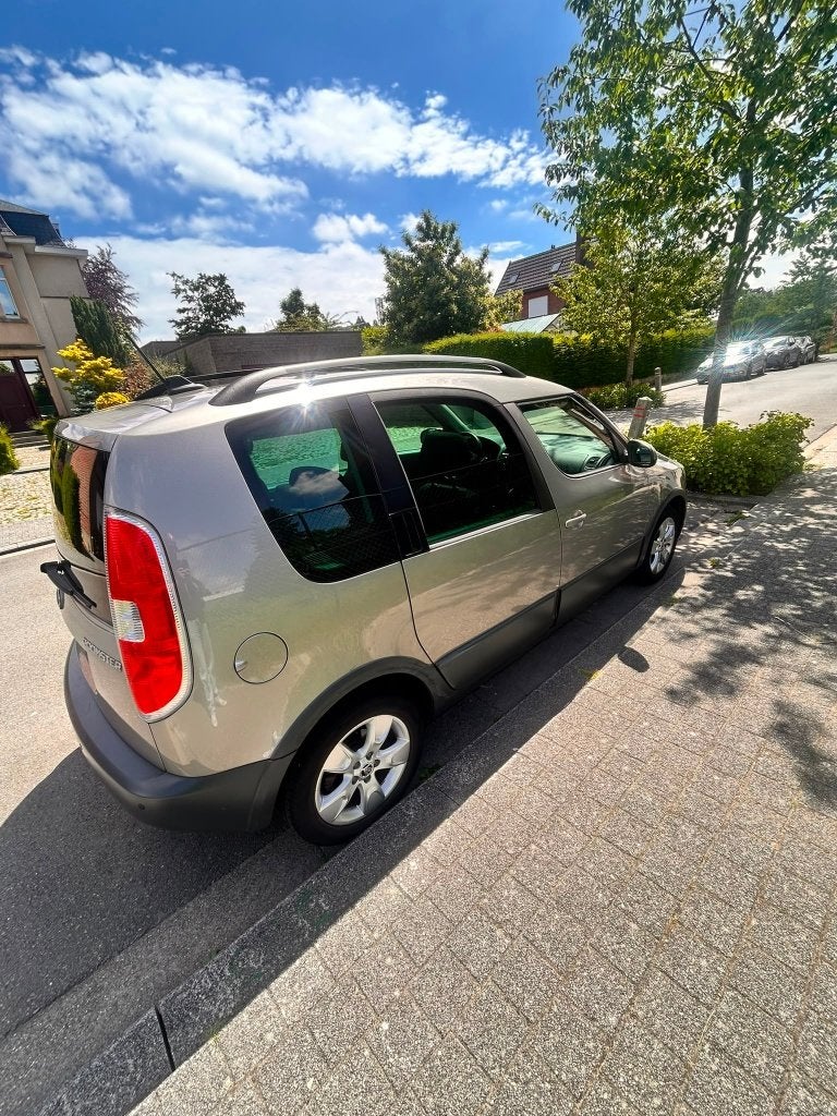 Skoda Roomster 1.2 Benzine 2014, Autos, Skoda, 1197 cm³, Achat, Boîte manuelle, Noir