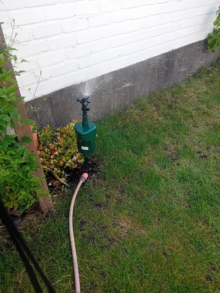 2 stuks tuinsproeier 1 met bewegingsmelder, Ophalen