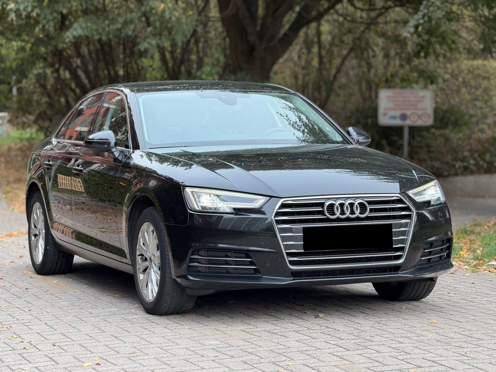 AUDI A4 2.0 TDI, 100 kW, Boîte manuelle, A4, Noir