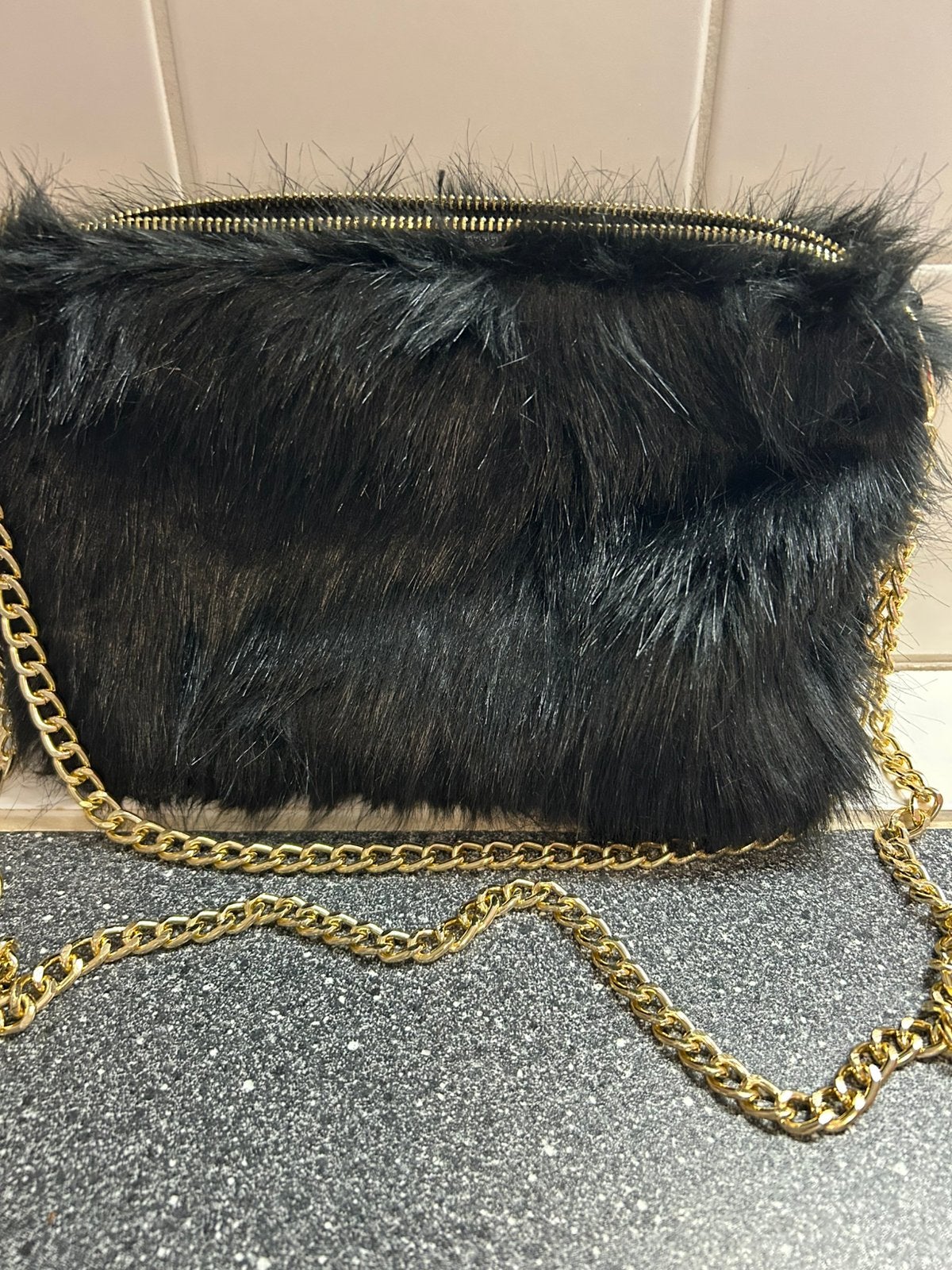 Zwarte faux fur schoudertas/clutch, Enlèvement, Comme neuf