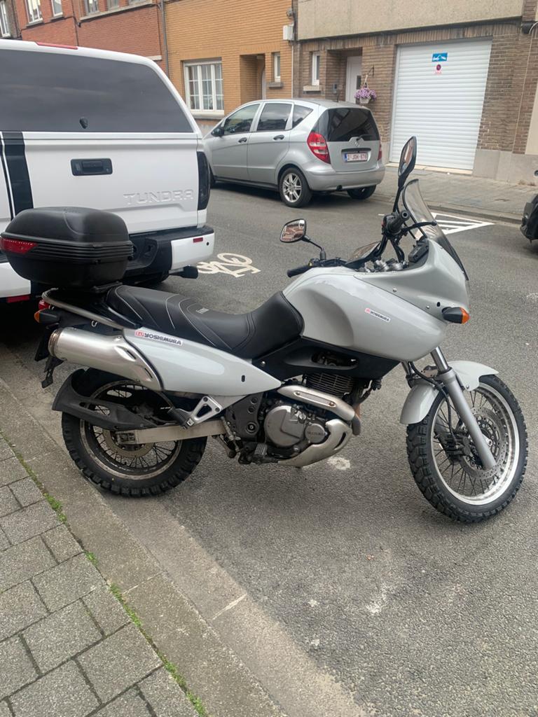 Suzuki XF650 Freewind uit het jaar 1999, Motoren, Ophalen, Gebruikt