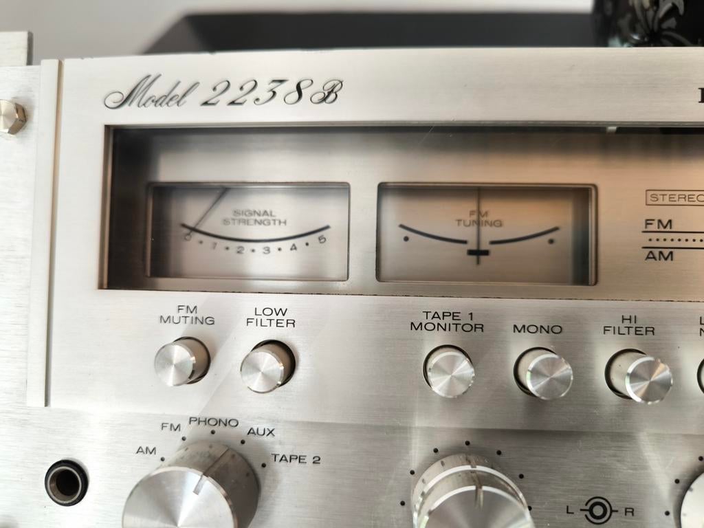 MARANTZ VINTAGE TUNERVERSTERKER MET DRAAITAFEL, Marantz