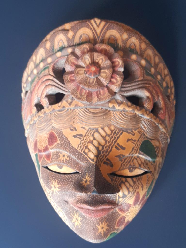 sculpture de masque de batik indonésien,, Enlèvement ou Envoi