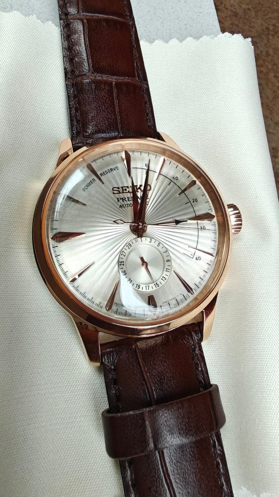 Seiko présage automatic avec power réserve neuve, Handtassen en Accessoires, Horloges | Heren, Ophalen, Seiko, Leer, Polshorloge