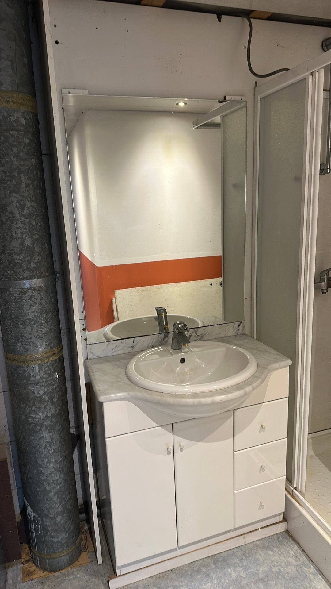 Lavabo met kastje en spiegel, Huis en Inrichting, Badkamer | Badkamermeubels, Ophalen, Gebruikt, 50 tot 100 cm, 150 tot 200 cm