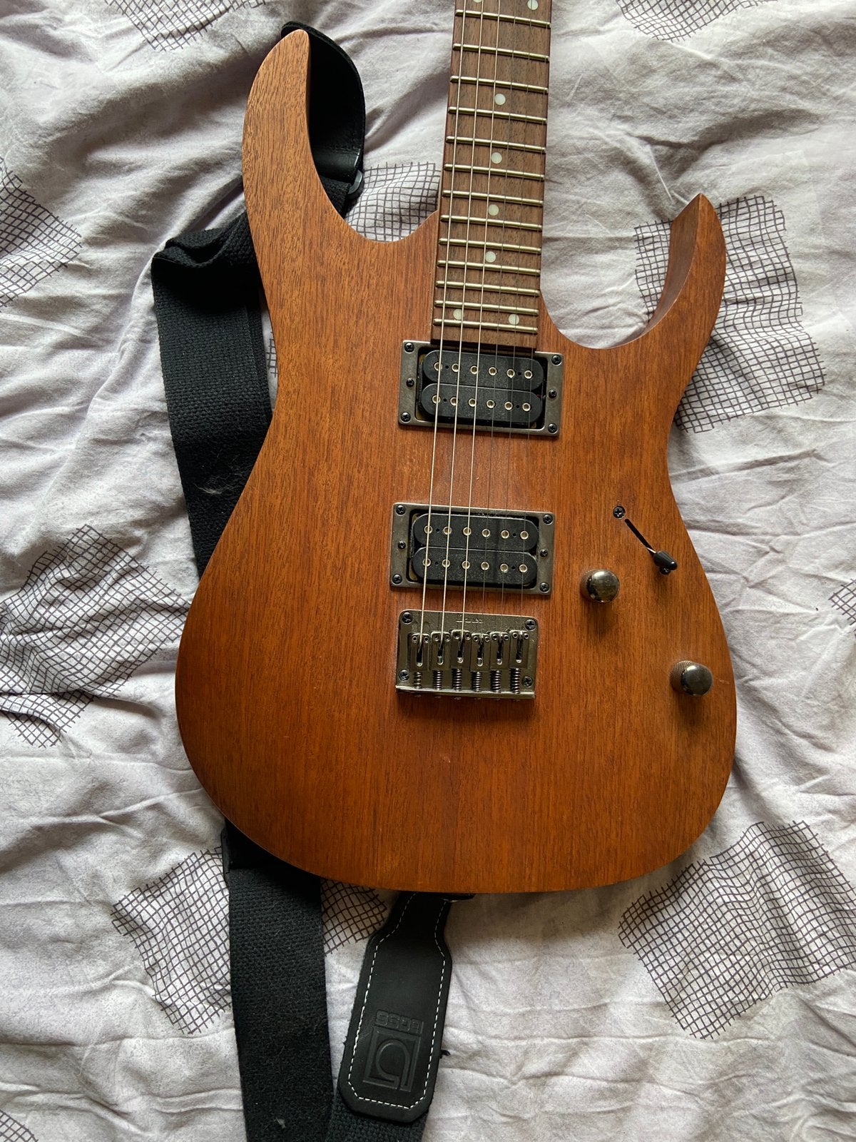 Ibanez RG421 MOL standard- Natural Mahogany, Musique & Instruments, Instruments à corde | Guitares | Électriques, Enlèvement, Comme neuf