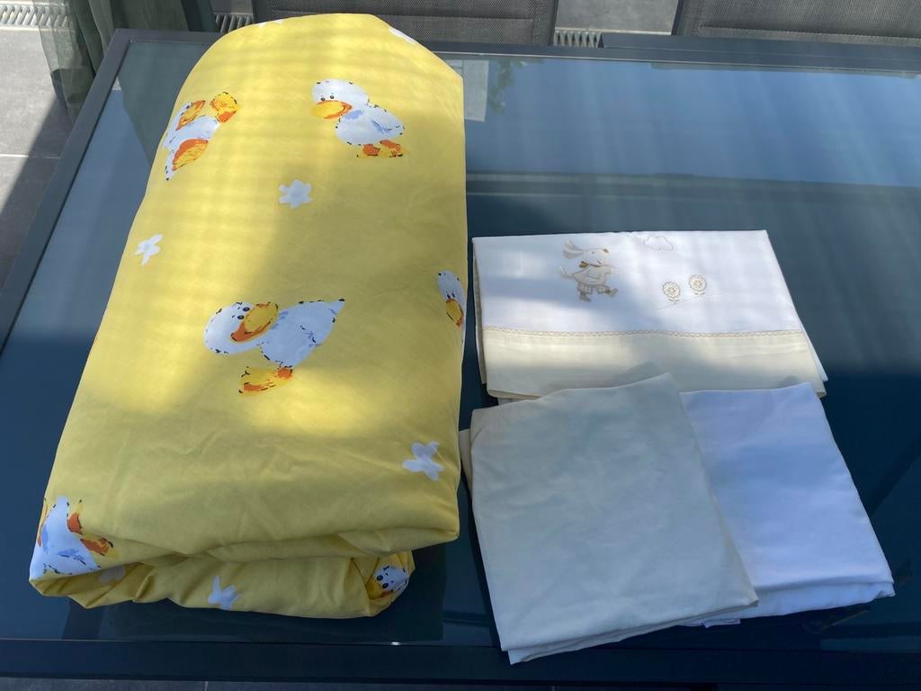 Lot protection parc rond + 2 draps housses et 1 draps, Garçon ou Fille, Jaune, Enlèvement, Utilisé