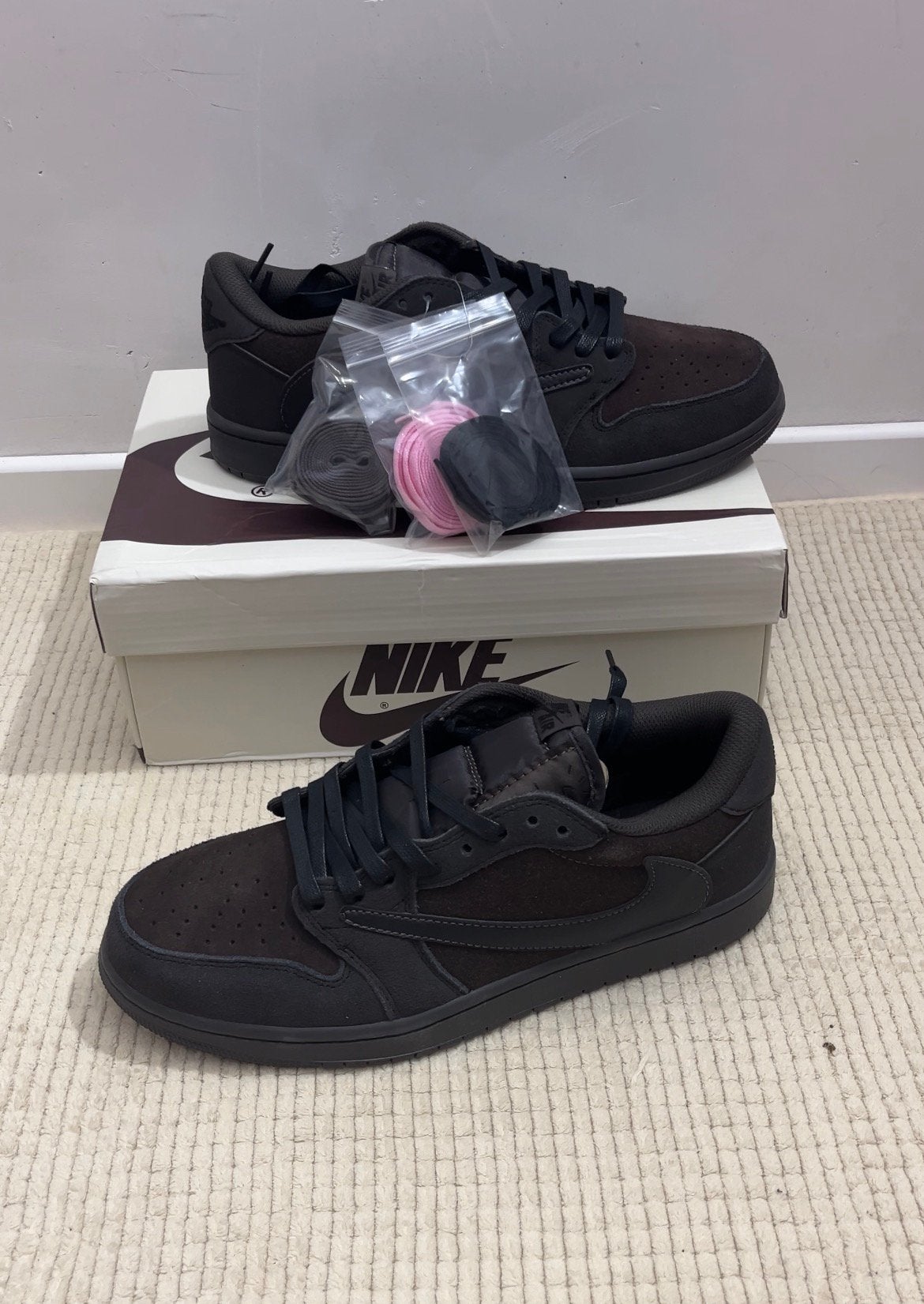 Nieuwe Nike x Travis Scott Jordan, Bruin, Overige typen, Nieuw, Ophalen of Verzenden