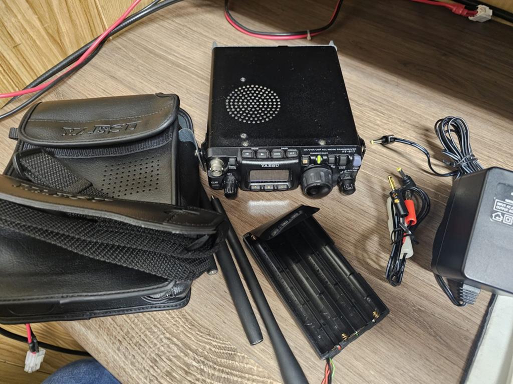 Yaesu FT 817, Telecommunicatie, Zenders en Ontvangers, Ophalen of Verzenden, Gebruikt, Zender en Ontvanger