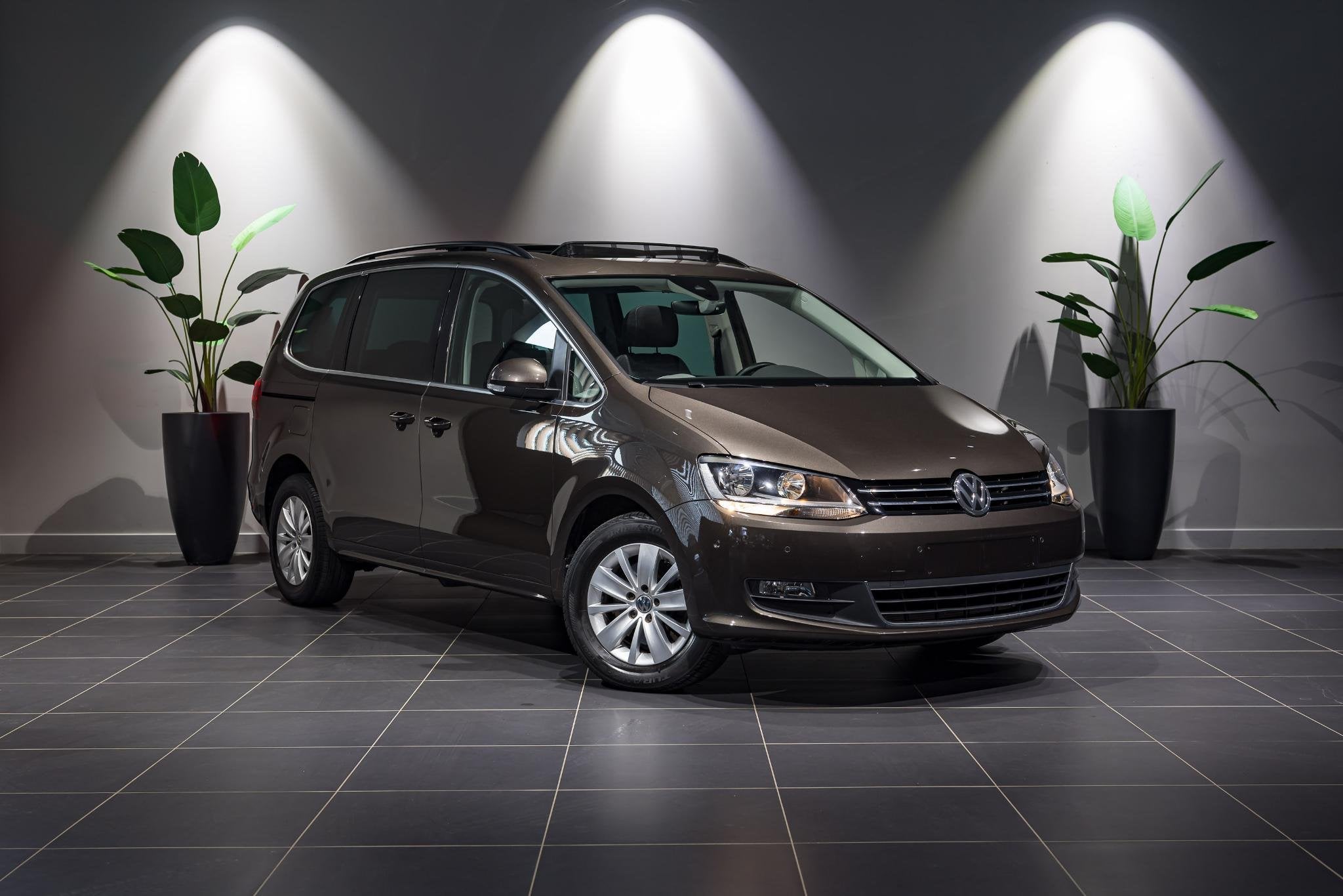 Volkswagen Sharan 1.4 TSi 110kW Comfortline Business 7 ZIT|, Auto's, Volkswagen, Dealer onderhouden, 4 cilinders, Bruin, https://public.car-pass.be/vhr/f79c51ca-2a6c-473a-97da-14c07fc13c13