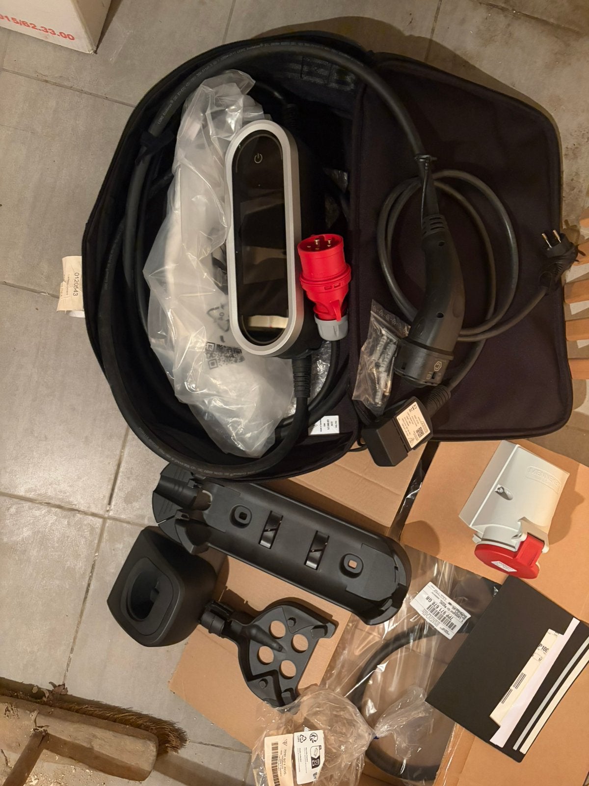 Kit Porsche Mobile Connect avec accessoires, Autos : Divers, Bornes de recharge, Enlèvement, Comme neuf, Câble de charge