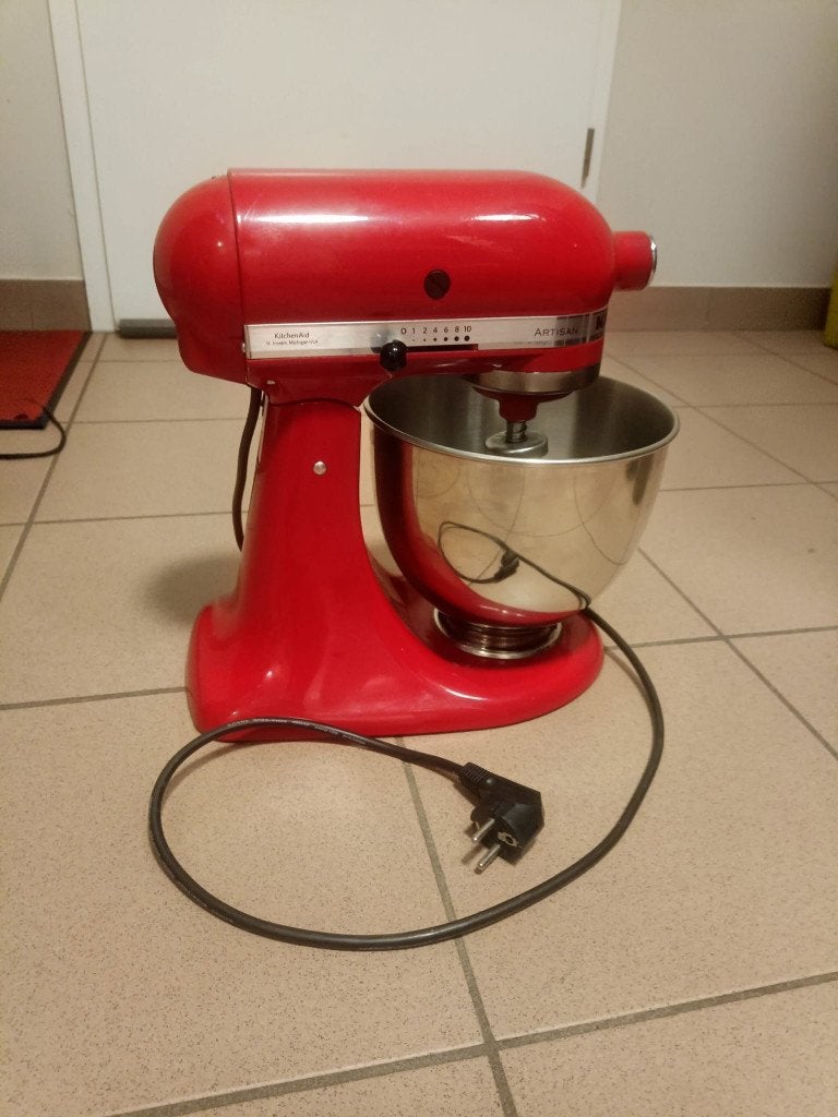 KitchenAid Artisan 5KSM150PSEER Rood – veel accessoires, Elektronische apparatuur, 4 liter of meer, Ophalen, Zo goed als nieuw