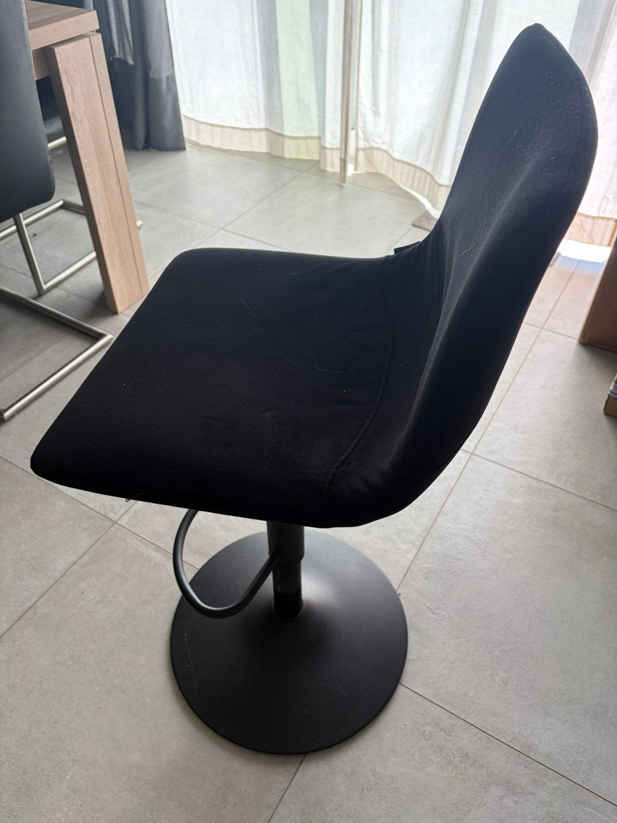 2 zwarte barkrukken 60->80cm, Huis en Inrichting, Stoelen, Ophalen