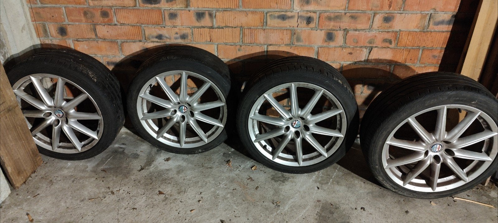 Ti Alfa Romeo Brera, 159 velgen + banden set , 19 inch, Auto-onderdelen, Gebruikt, Banden en Velgen, 235 mm, Personenwagen