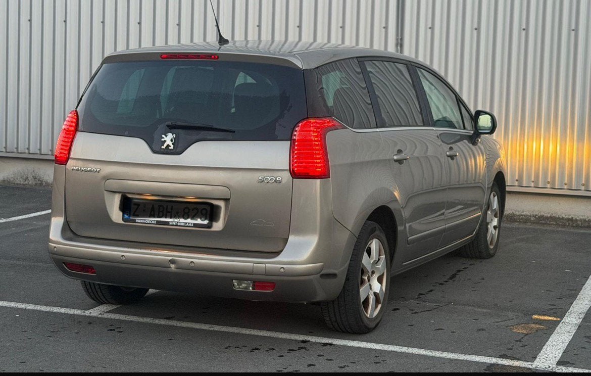Peugeot, 5008 1.6 disel 155 000 km.prete à immatriculer, Autos, Peugeot, Particulier, Diesel, Enlèvement