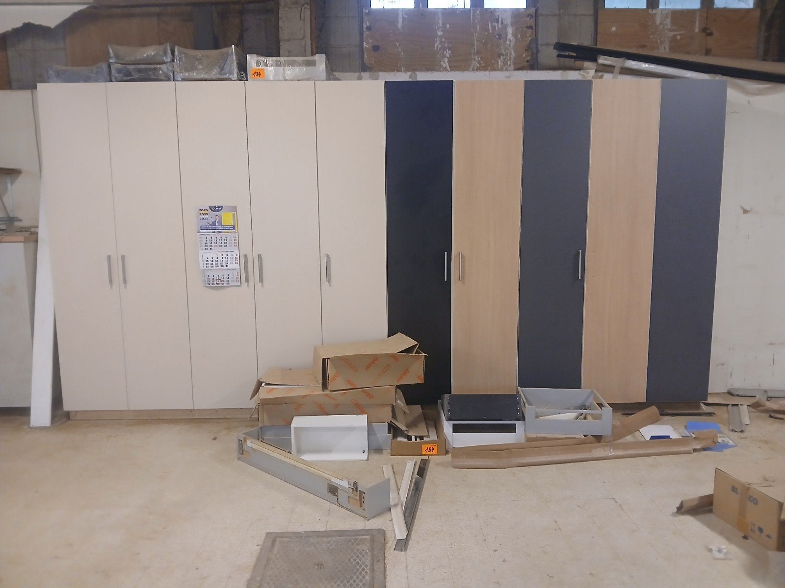 2 Kastenwand 300 euro, Ophalen