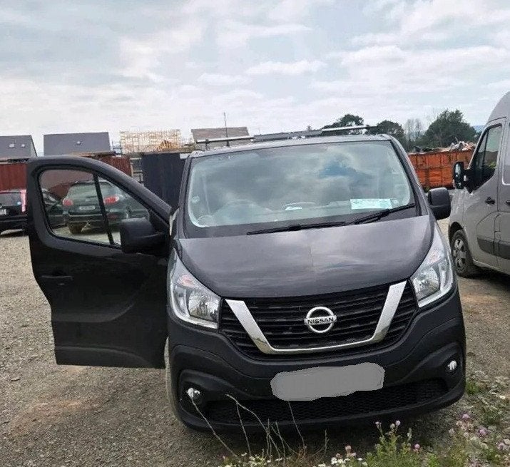 nissan nv300 6 plaatsen, Auto's, Nissan, Euro 5, Zwart, Particulier, Overige carrosserie