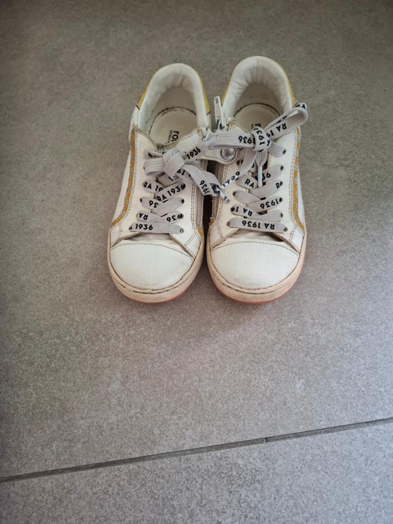 Sneakers Rondinella taille 28, Enfants & Bébés, Enlèvement