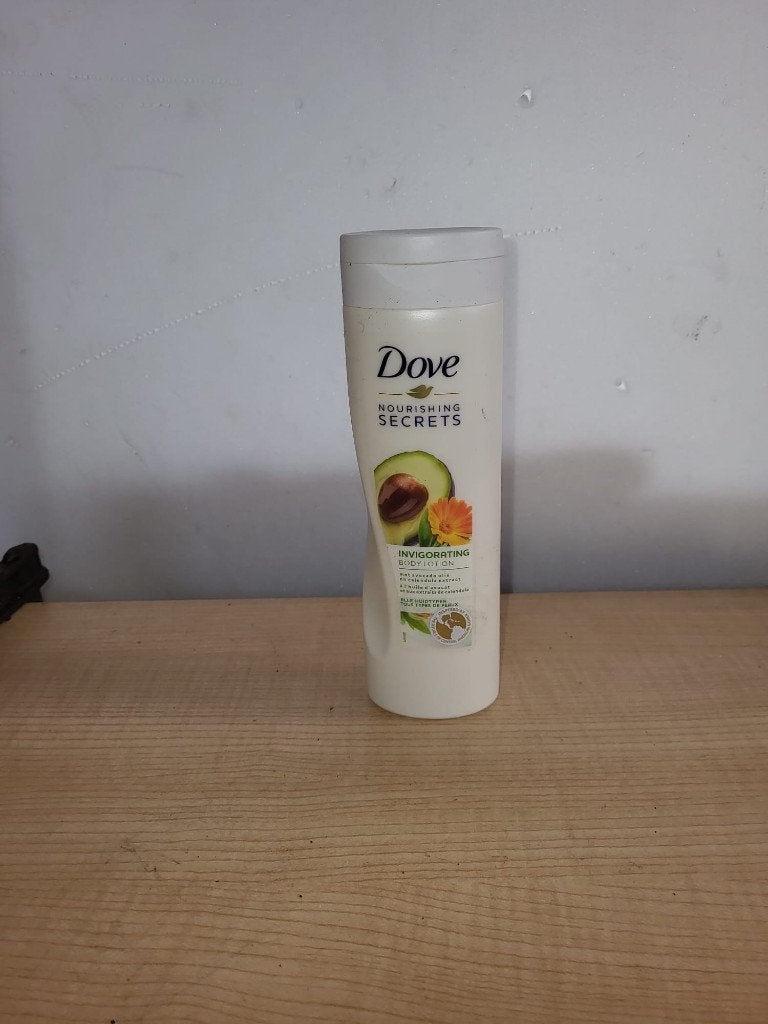 bodylotion dove, Handtassen en Accessoires, Ophalen of Verzenden, Nieuw, Bodylotion, Crème of Olie