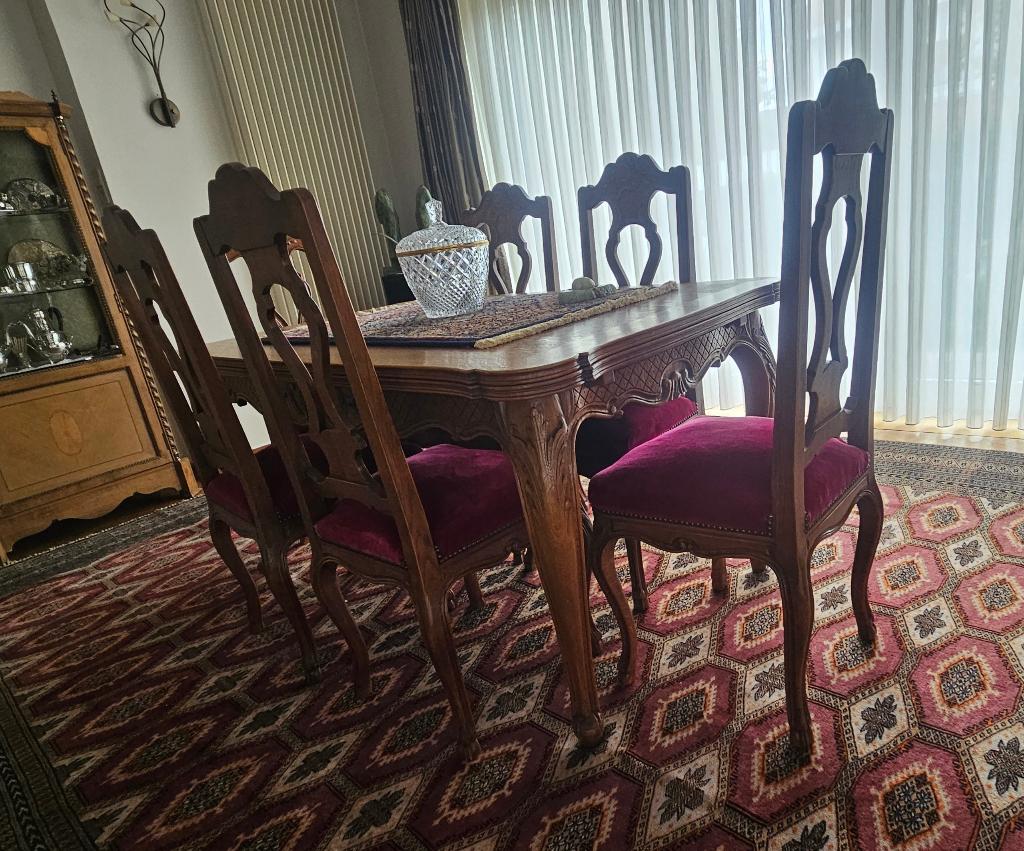 Uittrekbare eettafel met 6 bijhorende stoelen, Huis en Inrichting, Ophalen, Eikenhout