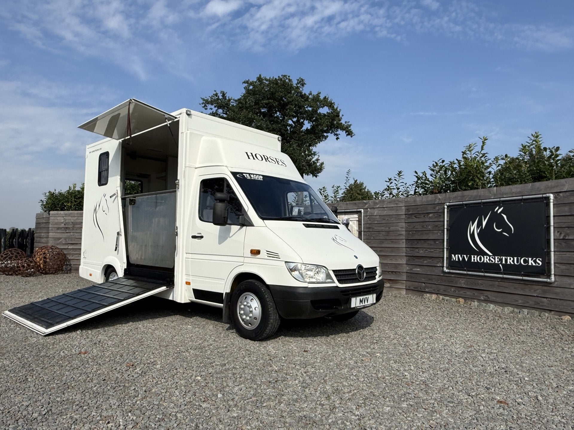 Mercedes-Benz Sprinter | HORSETRUCK | TVW | CLASSIC 3XL | 20, Dieren en Toebehoren, Weduwestraat 12
4884MV  WERNHOUT, NL, Paardenwagentje NL | MVV HORSETRUCKS