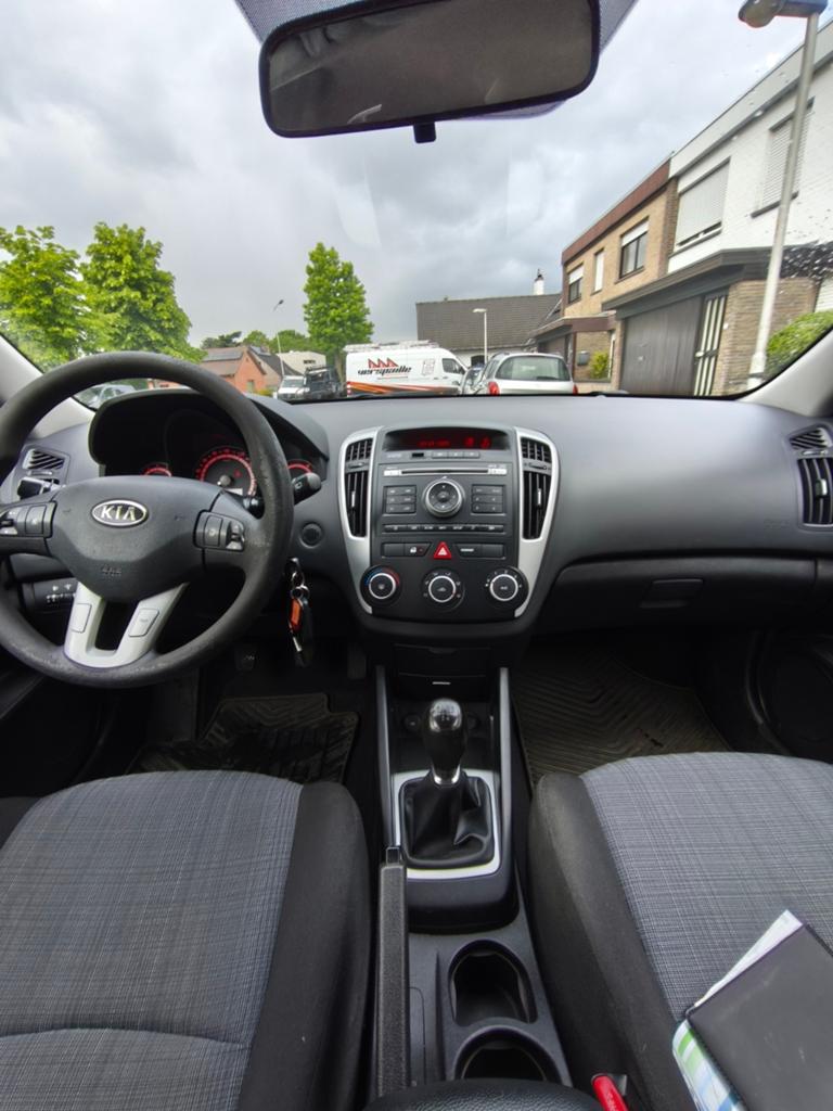 Kia Ceed 1400cc Benzine première propriétaire, Autos, Entreprise, Essence, Achat, E