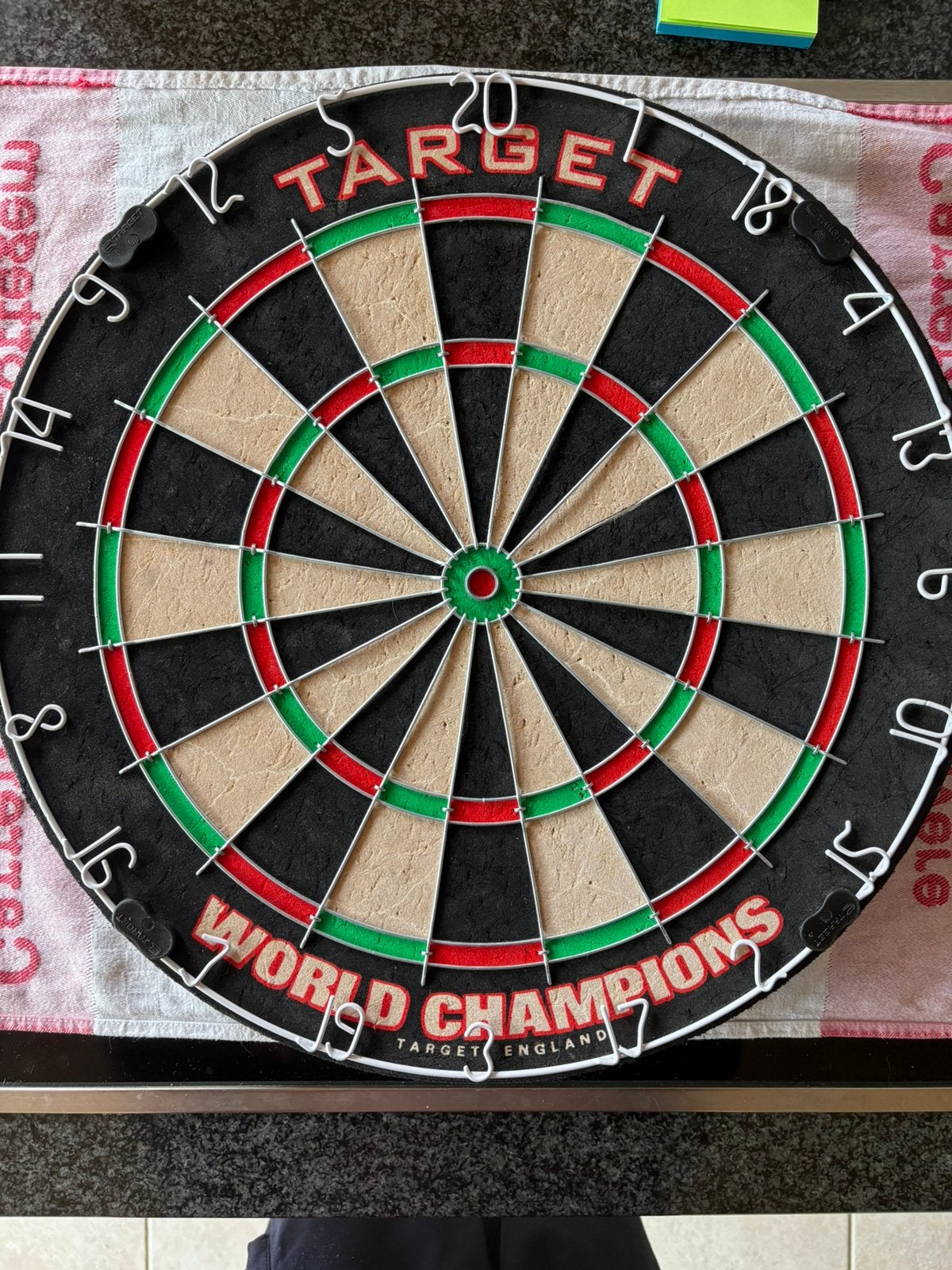 Target World Champion dartbord, Sport en Fitness, Ophalen, Zo goed als nieuw, Dartbord