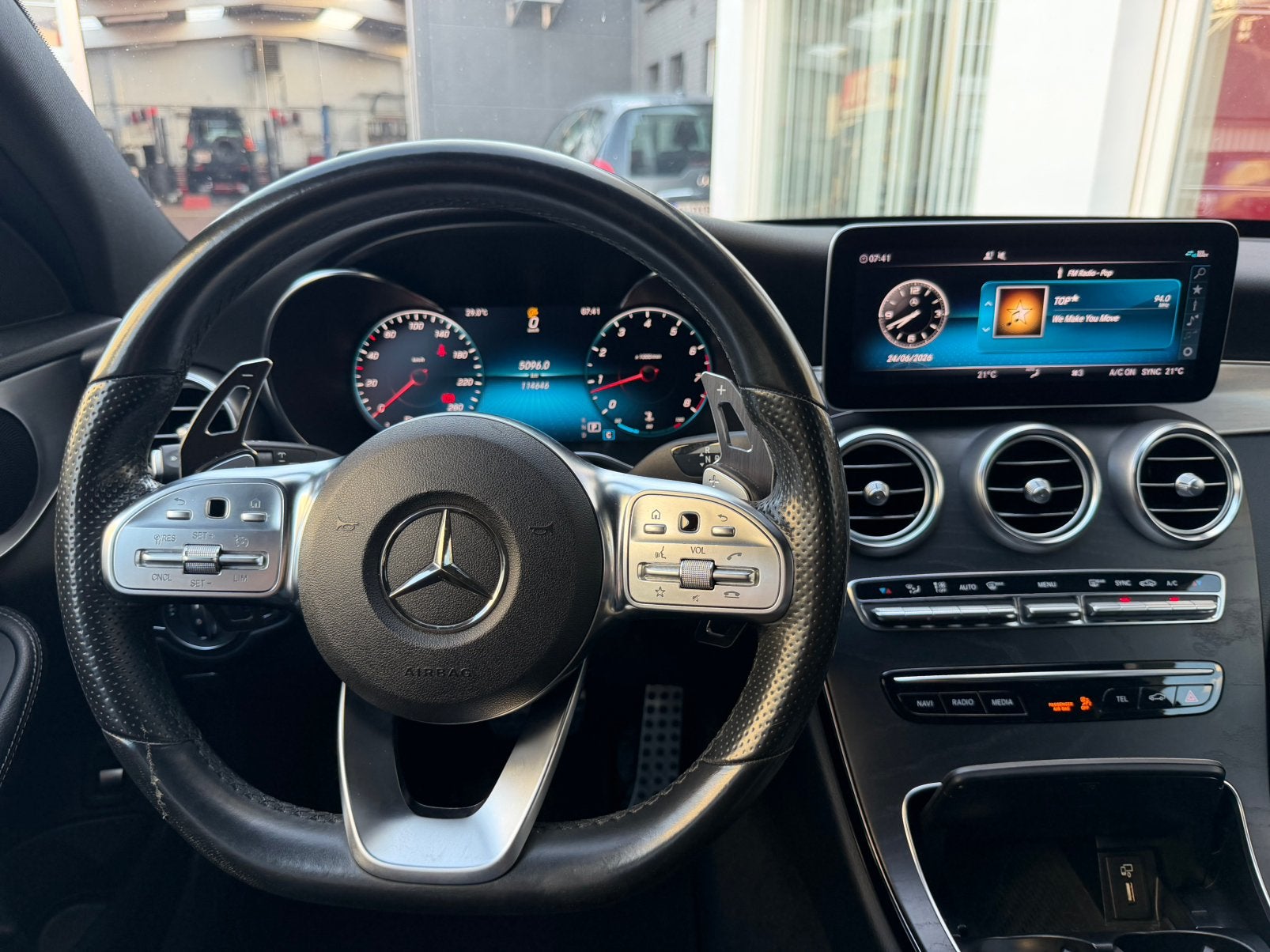 Mercedes-Benz C 180 AMG - Camera - LED - Zetelverwarming, Automaat, 4 cilinders, Blauw, 1595 cc