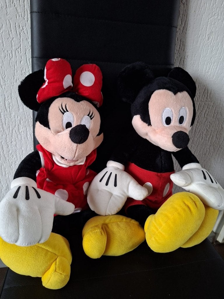 Knuffel mickey en minnie, Ophalen, Zo goed als nieuw, Met kleding of accessoire, Disney