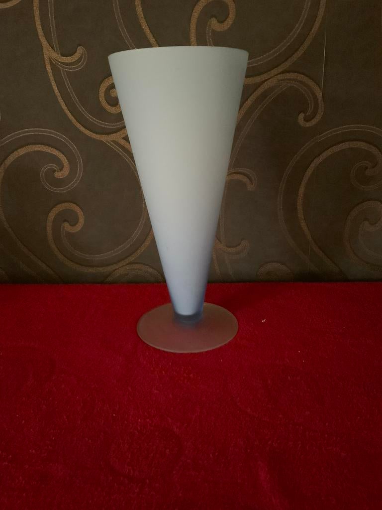 2 magnifiques vases en verre mat, Antiquités & Art, Enlèvement