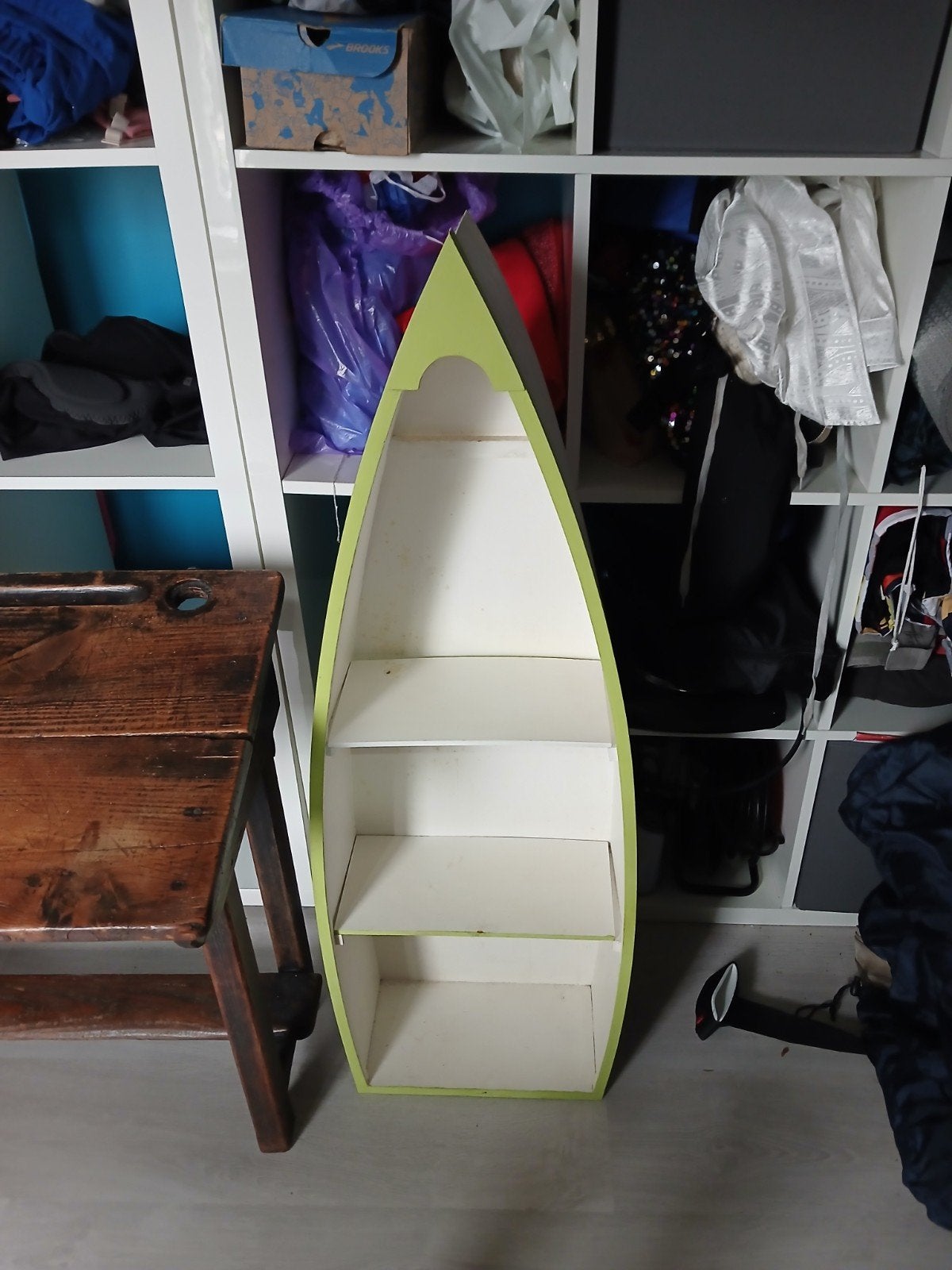 Meuble en forme de bateau, Enlèvement
