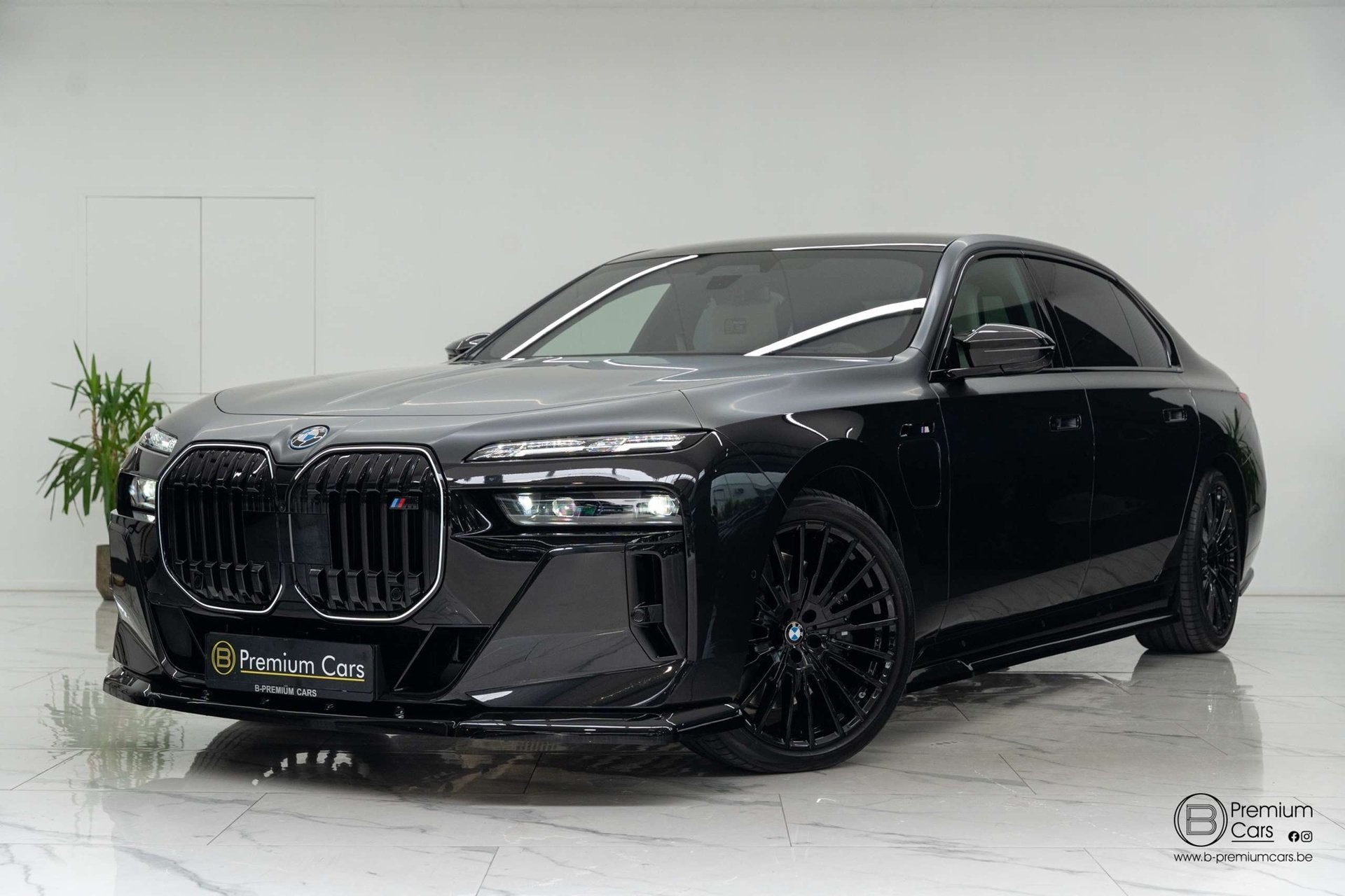 BMW 760 M760e xDrive Individual! Bodykit! MEGA FULL OPTIONS!, Automaat, Gebruikt, 420 kW, Hybride Elektrisch/Benzine