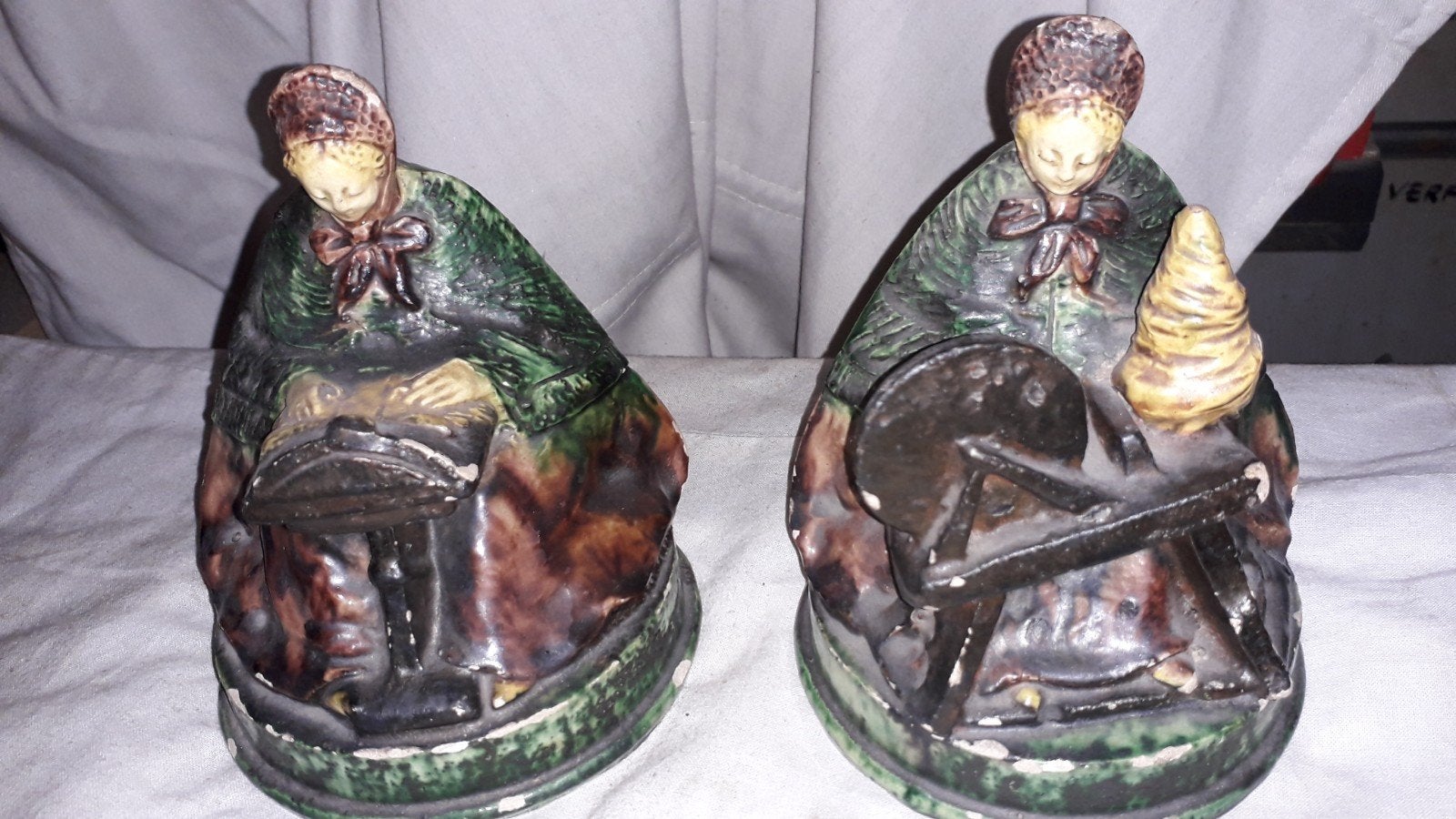 2 figurines Nosada, Enlèvement ou Envoi