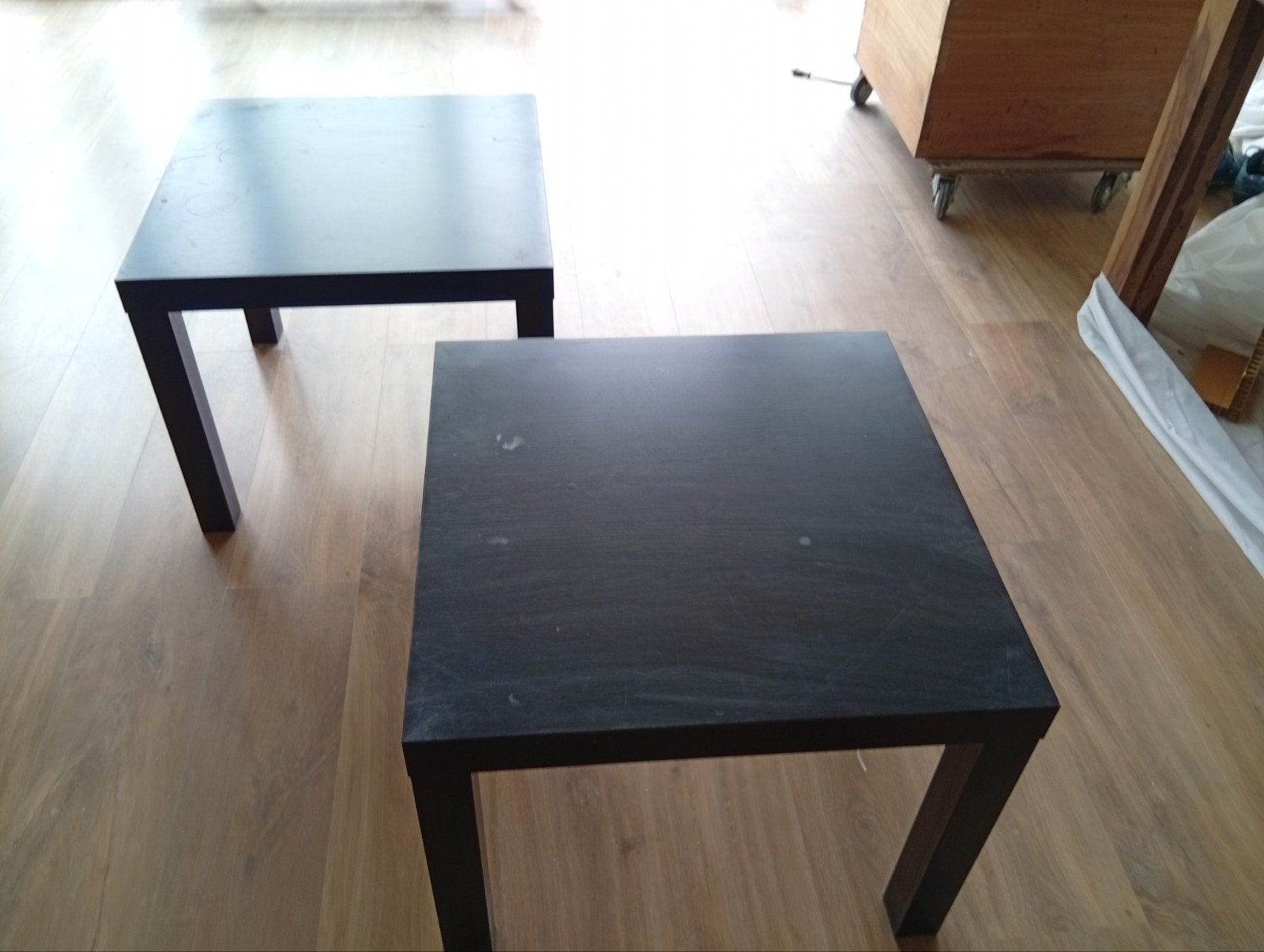 2 tables basses, Enlèvement, Carré