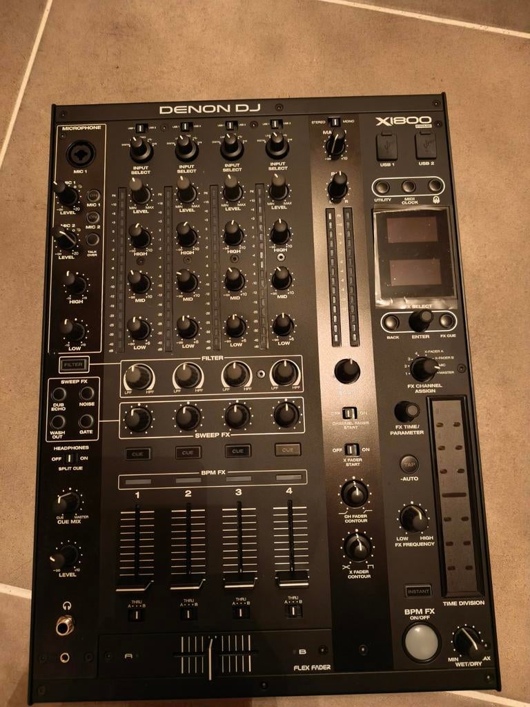 Denon prime x1800 menigtafel nieuwstaat met doos!!!!!!!!!!!!, Enlèvement, Neuf, Moins de 5 canaux, Entrée micro