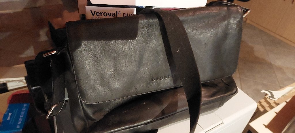 Sac de travail en bandouilère. Marque Bugatti, Handtassen en Accessoires, Ophalen, Gebruikt, Zwart, Leer