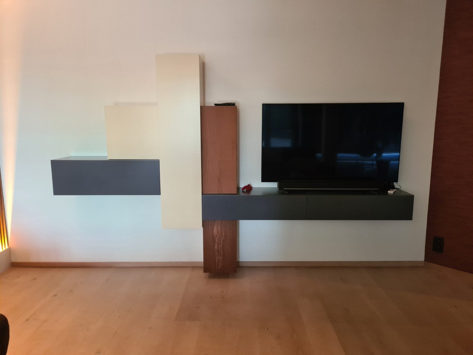 Wandmeubel tv kast in gelakte mdf (Zonder tv), Huis en Inrichting, Kasten | Wandmeubels, Ophalen