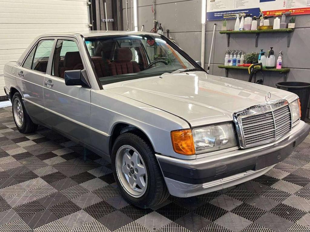Mercedes-Benz 190 Benzine AUTOMATIQUE bj. 1988 178000km Oldt, Auto's, 4 deurs, 122 pk, Mercedes-Benz, Bedrijf