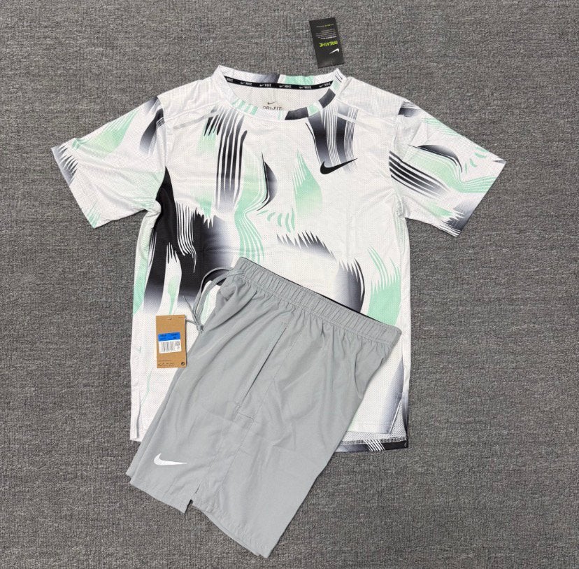 Set d'été Nike, Vêtements | Hommes, Vêtements de sport, Enlèvement, Neuf, Taille 48/50 (M), Général