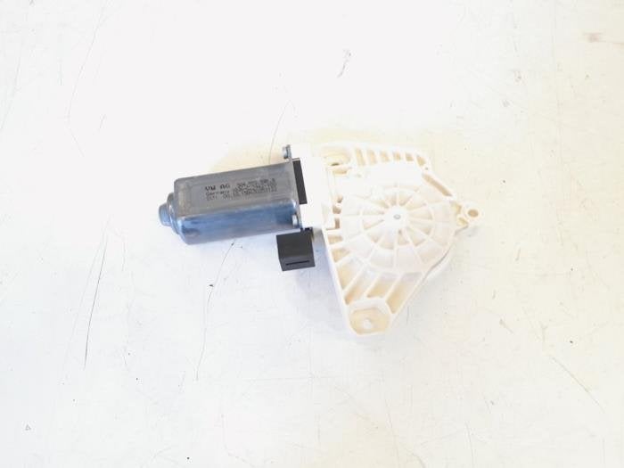Moteur de vitre 2portes arrière d'un Volkswagen Polo, Volkswagen, -, 3 mois de garantie, Utilisé