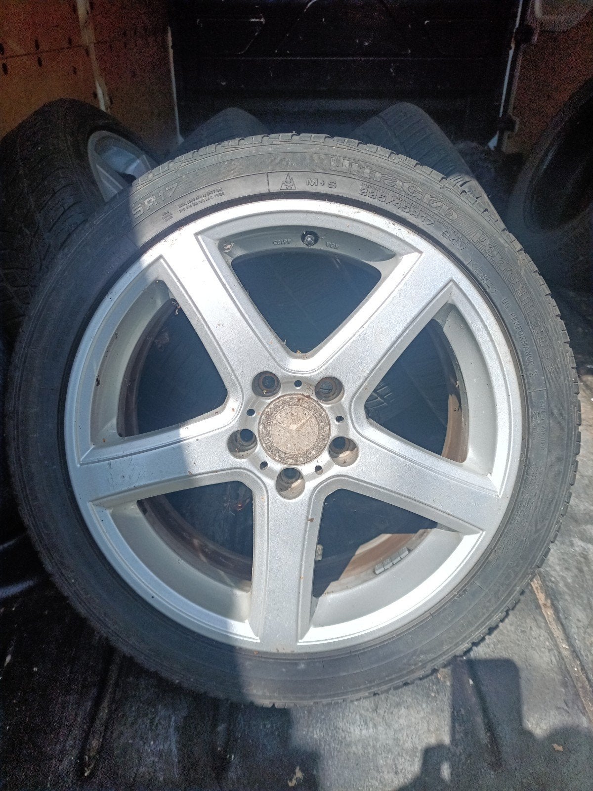 Jantes Mercedes W212 récentes de 17 pouces, Autos : Pièces & Accessoires, Pneus & Jantes, Pneus et Jantes, 4 Saisons, Véhicule de tourisme