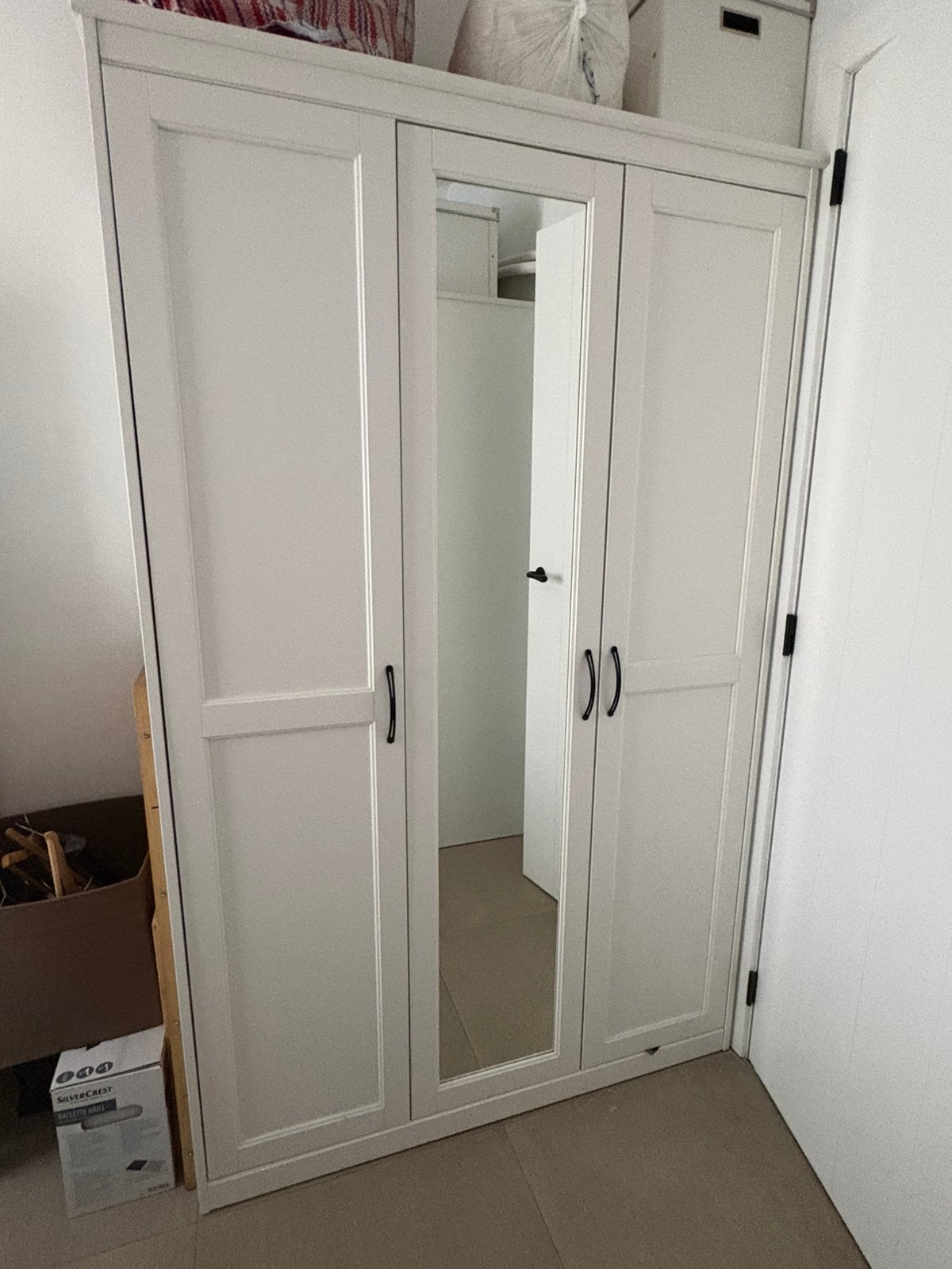 Witte IKEA kast, Ophalen, Met deur(en), 150 tot 200 cm, Modern klassiek