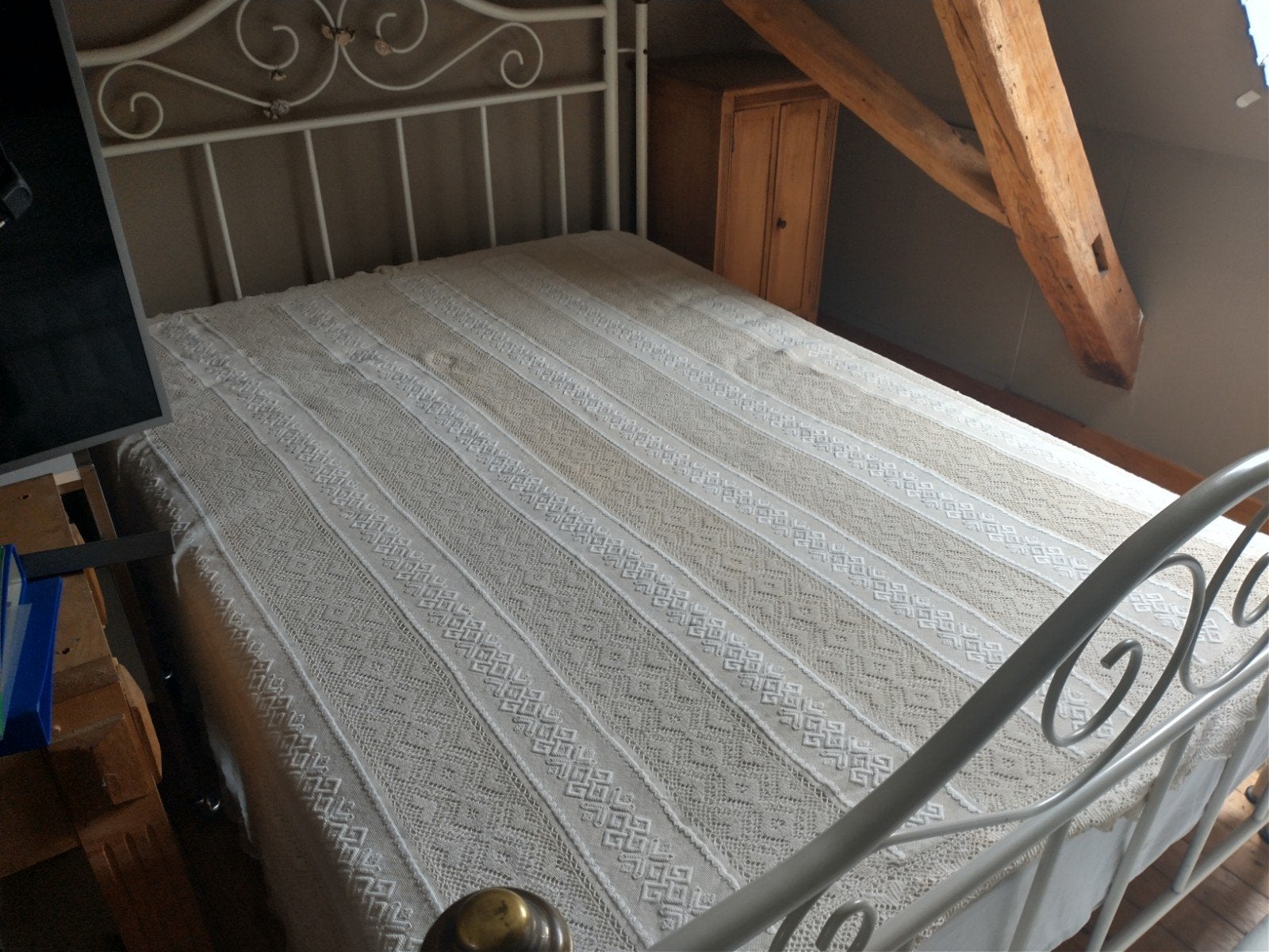 oud bed, Enlèvement