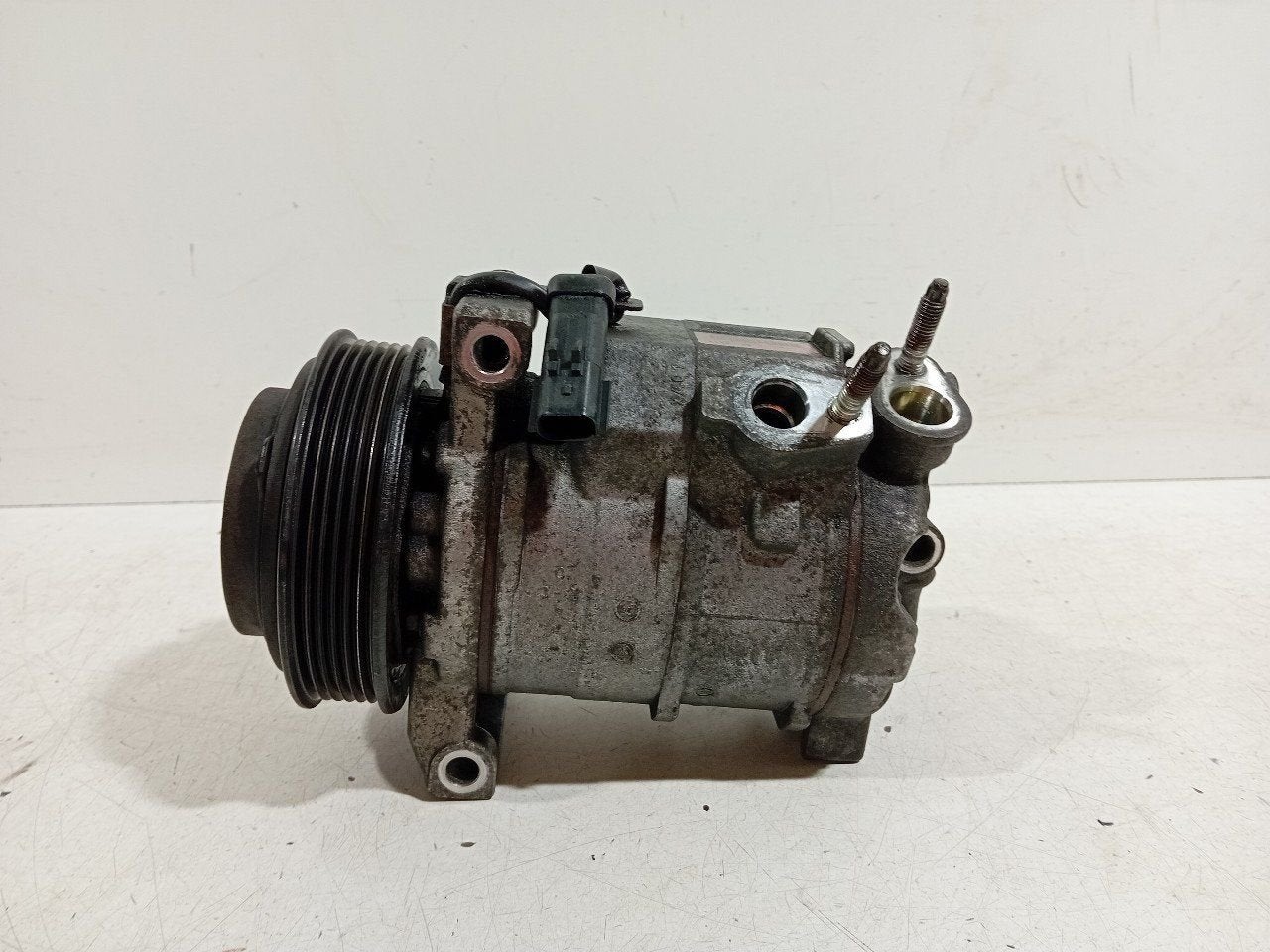 Airco pomp Dodge Journey, Onderdelen@venauto.nl, Van der Ven Autorecycling B.V., Gebruikt, Ettenseweg 76, 4706 PB Roosendaal, The Netherlands