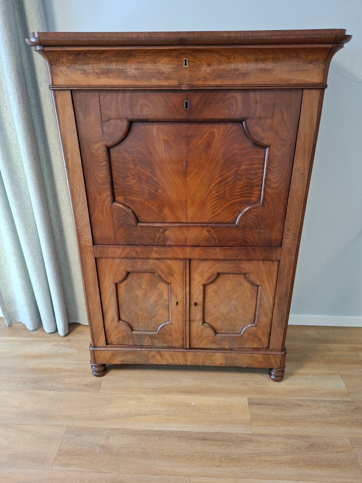 Antiek secretaire bureau met lades en schrijfblad, Ophalen
