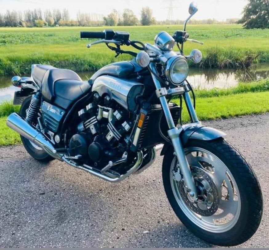 YAMAHA VMAX 1200 VBOOST, Motos, Motos | Yamaha, Entreprise