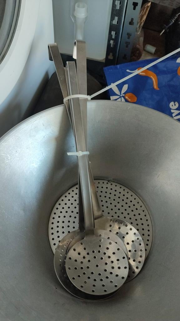 Frietuur spullen stopzetting zaak, Ophalen