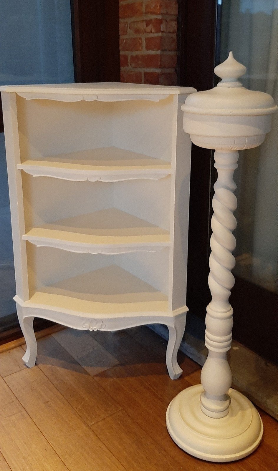 Landelijk/brocant  hoekkastje met 3 open legplanken, Ophalen